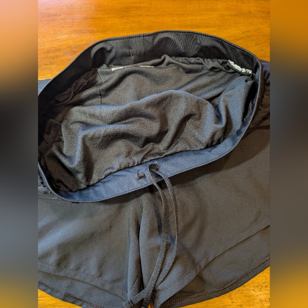 Under Armour Exercise Shorts - Picture 2 of 9